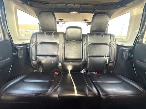 Used 2018 Jeep Wrangler Unlimited Rubicon AWD/4WD image 30