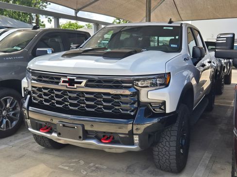 Certified 2025 Chevrolet Silverado 1500 ZR2 w/ Technology Package AWD/4WD image 3