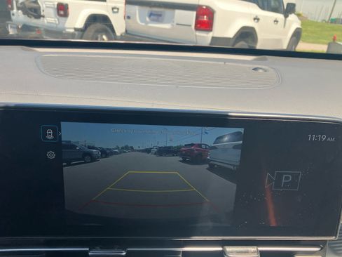 Used 2025 Hyundai Kona SEL FWD image 19