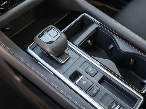New 2025 Nissan Pathfinder SV FWD image 22