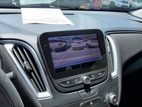 Used 2024 Chevrolet Malibu LS FWD image 21