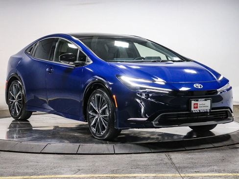 Certified 2026 Toyota Prius XLE FWD image 5
