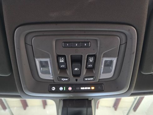 Used 2021 GMC Sierra 2500 Denali w/ Denali Black Diamond Edition image 42