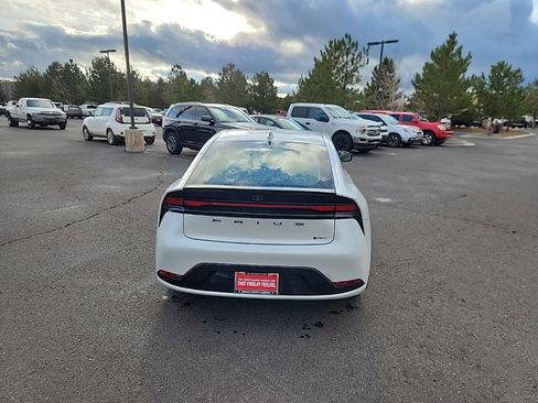 Used 2025 Toyota Prius XLE image 6