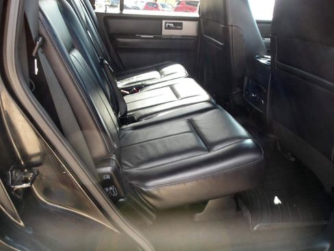 Used 2017 Ford Expedition XLT w/ Equipment Group 202A RWD image 8