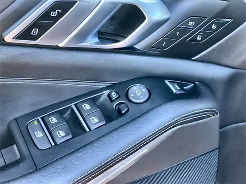 Used 2022 BMW X5 sDrive40i w/ M Sport Package image 30