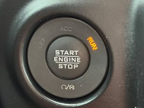Used 2023 Jeep Wrangler Unlimited Sahara w/ Cold Weather Group AWD/4WD image 46