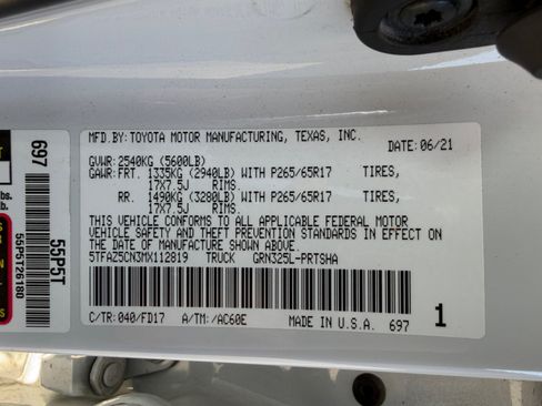 Used 2021 Toyota Tacoma TRD Sport w/ Technology Package RWD image 17