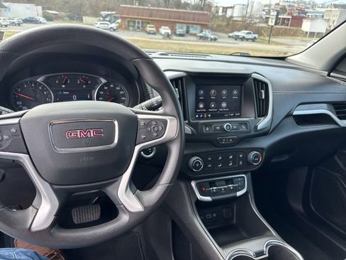 Used 2024 GMC Terrain SLE image 7