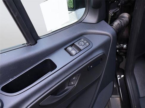 New 2025 Mercedes-Benz Sprinter 2500 image 17