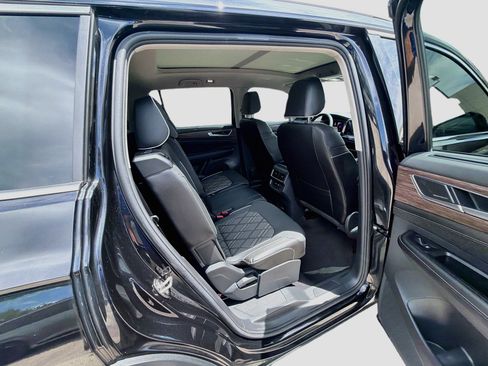 Certified 2024 Volkswagen Atlas SEL Premium R-Line AWD/4WD image 29