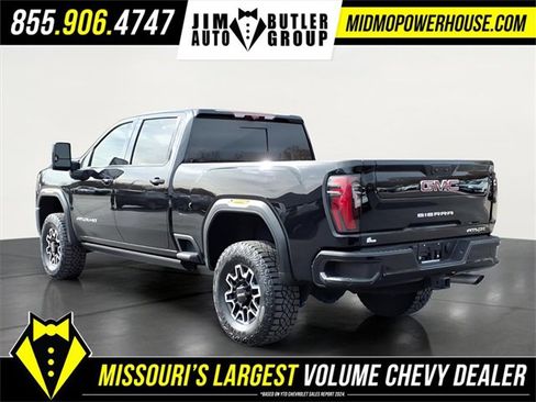 Used 2024 GMC Sierra 2500 AT4X image 4