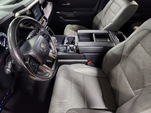 Used 2024 Toyota Tundra SR5 w/ SR5 Premium Package AWD/4WD image 32