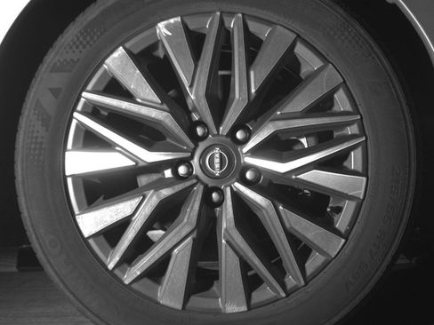 Used 2024 Nissan Altima 2.5 SV FWD image 13