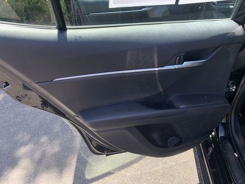 Used 2023 Toyota Camry SE image 15