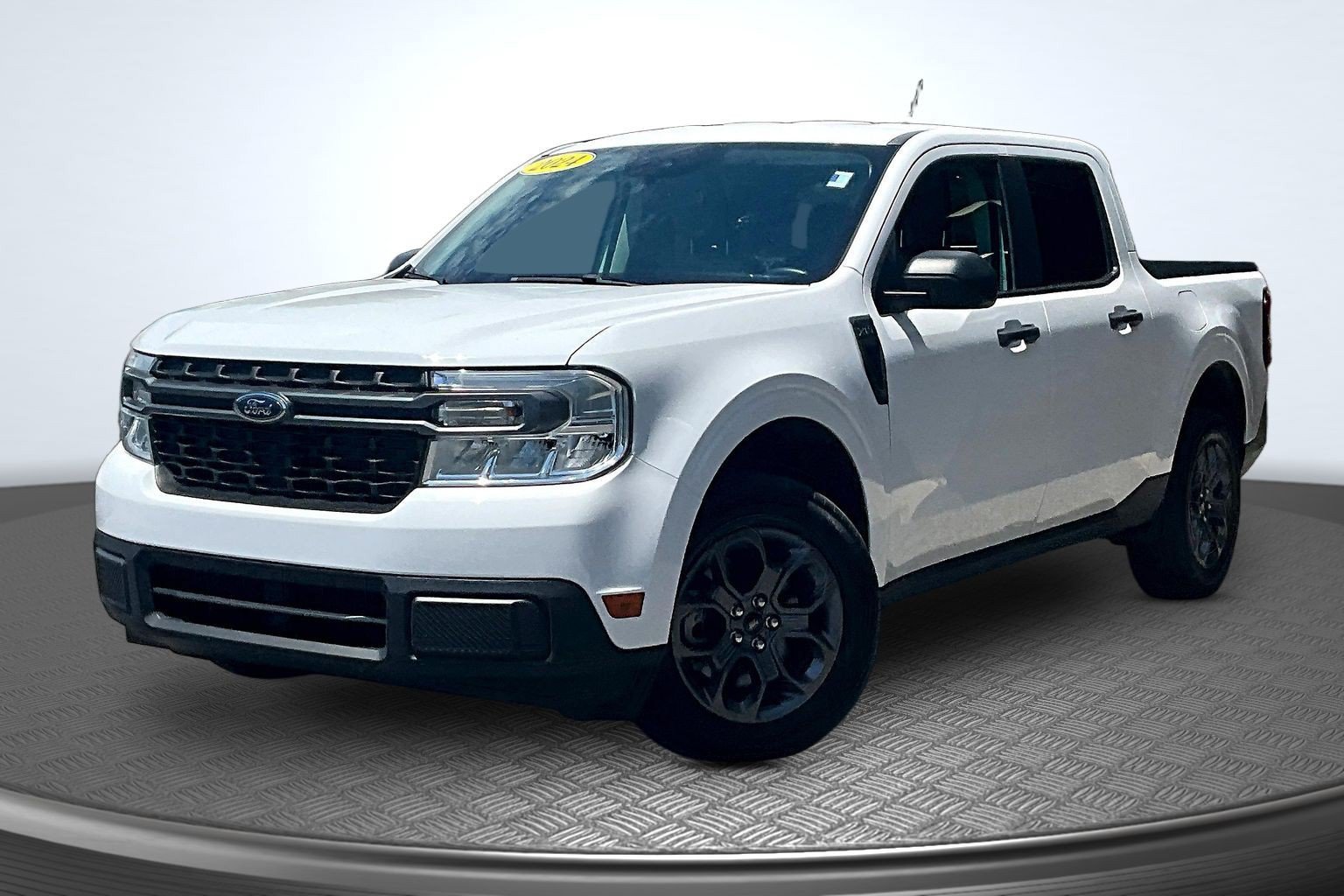 Used 2024 Ford Maverick XLT FWD image 1
