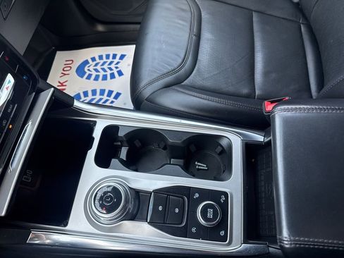 Used 2022 Ford Explorer Platinum w/ Equipment Group 601A AWD/4WD image 33