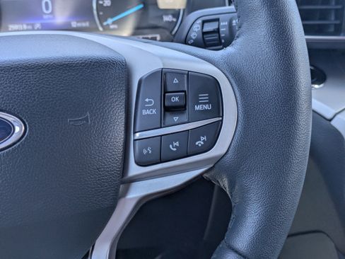 Used 2023 Ford Explorer XLT w/ Equipment Group 202A AWD/4WD image 19