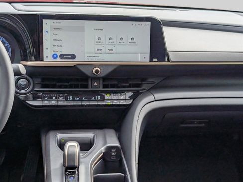 Used 2023 Toyota Crown Platinum image 19