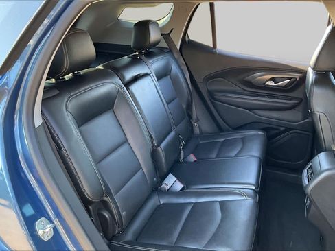 Used 2024 GMC Terrain SLT AWD/4WD image 19