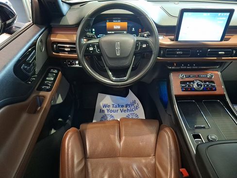 Used 2021 Lincoln Aviator Reserve w/ Equipment Group 202A AWD/4WD image 12
