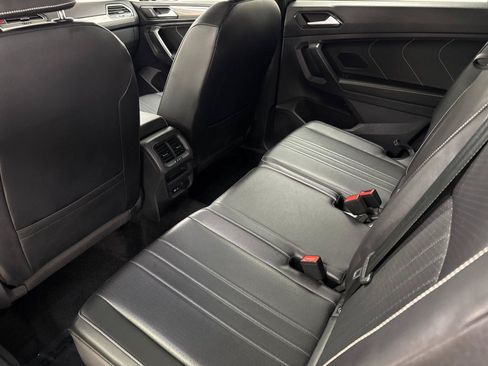 Used 2022 Volkswagen Tiguan SE R-Line FWD image 11