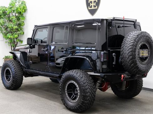 Used 2016 Jeep Wrangler Unlimited Rubicon image 3