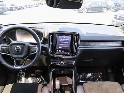 Used 2023 Volvo C40 P8 Recharge Plus w/ Protection Package Premier AWD/4WD image 13