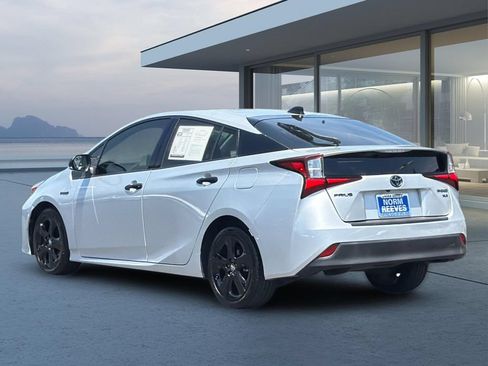 Used 2022 Toyota Prius FWD image 6