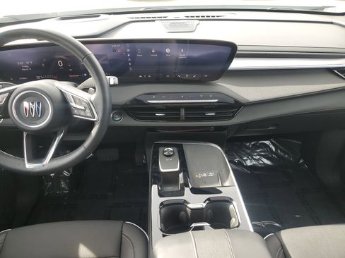 Used 2025 Buick Enclave Preferred w/ Power Package image 10