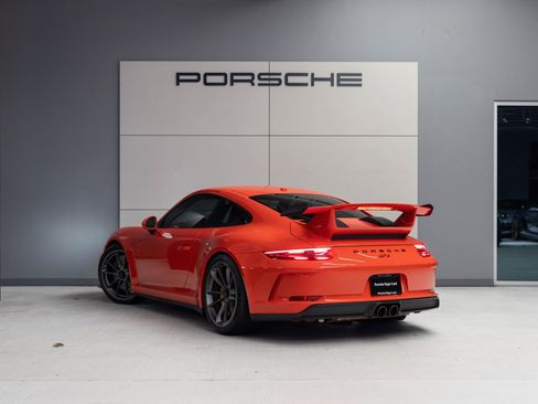 Certified 2018 Porsche 911 GT3 image 3