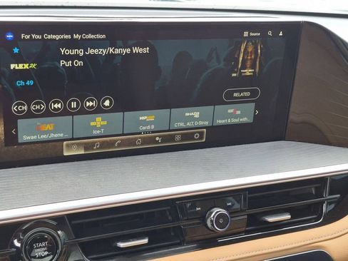 Used 2025 INFINITI QX80 Sensory AWD/4WD image 18