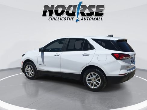 Used 2023 Chevrolet Equinox LS w/ LS Convenience Package AWD/4WD image 6