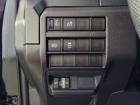 Used 2025 Toyota Tacoma SR AWD/4WD image 23