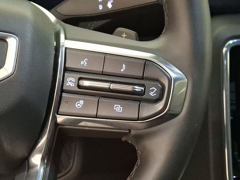 Used 2025 GMC Yukon Denali image 23