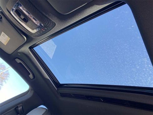 Used 2025 Mercedes-Benz GLE 350 4MATIC image 26