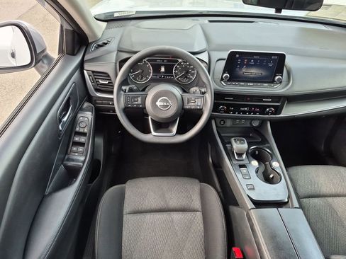 Used 2024 Nissan Rogue SV FWD image 13