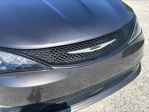 Used 2023 Chrysler Voyager LX FWD image 30