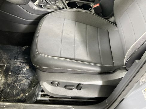 Used 2023 Volkswagen Taos SE image 18