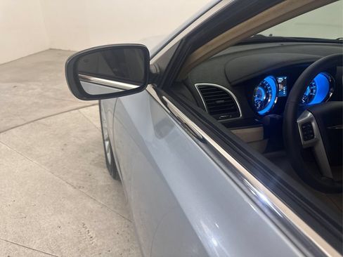 Used 2013 Chrysler 300 RWD image 25