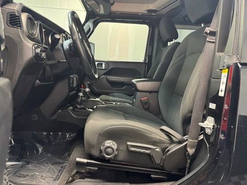 Used 2019 Jeep Wrangler Sport w/ Quick Order Package 24S AWD/4WD image 12