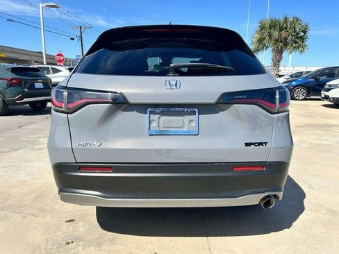 Certified 2025 Honda HR-V Sport image 5