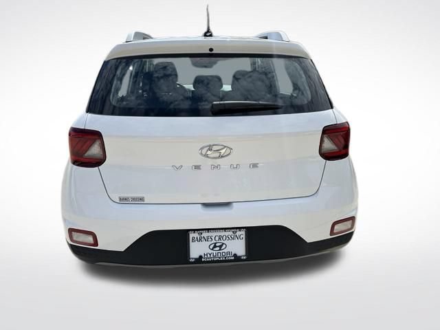 Used 2025 Hyundai Venue SEL FWD image 4