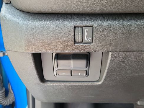 Used 2024 Chevrolet Colorado LT w/ LT Convenience Package RWD image 29