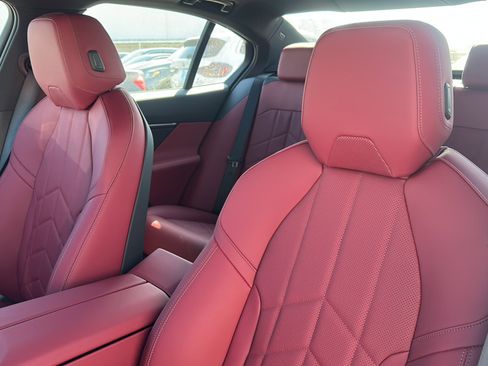 New 2026 BMW 540i xDrive xDrive w/ M Sport Package image 11