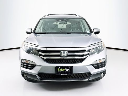 Used 2017 Honda Pilot Elite image 2