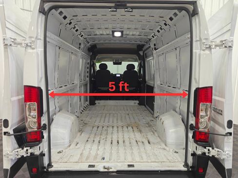 Used 2024 RAM ProMaster 2500 w/ Convenience Group FWD image 24