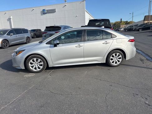 Used 2024 Toyota Corolla LE image 9