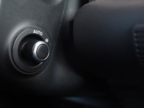 Used 2022 Land Rover Defender 110 X-Dynamic HSE AWD/4WD image 37