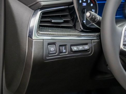 New 2026 Cadillac XT5 Sportv w/ LPO, Floor Liner Package AWD/4WD image 21